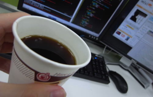 mocha_fig1.jpg エンジニアの朝は一杯のコーヒーからはじまる